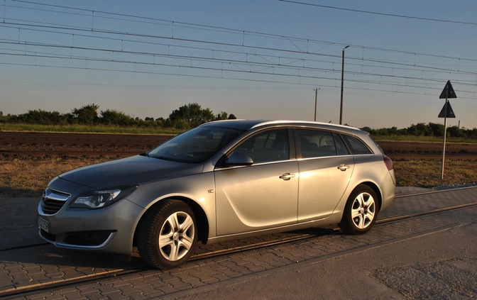 Opel Insignia cena 37900 przebieg: 167000, rok produkcji 2016 z Krośniewice małe 407